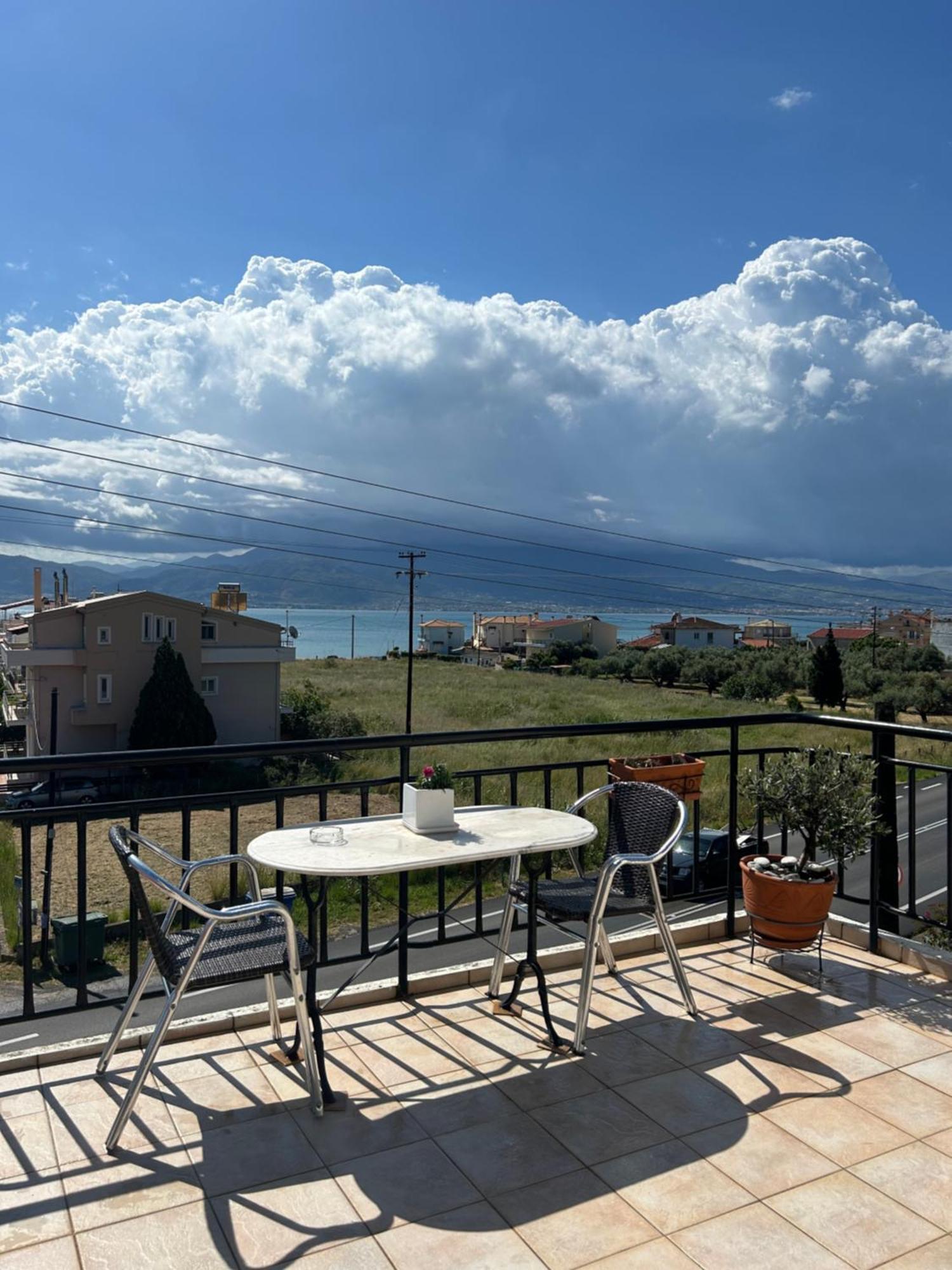 Lena S Apartment Nafpaktos エクステリア 写真